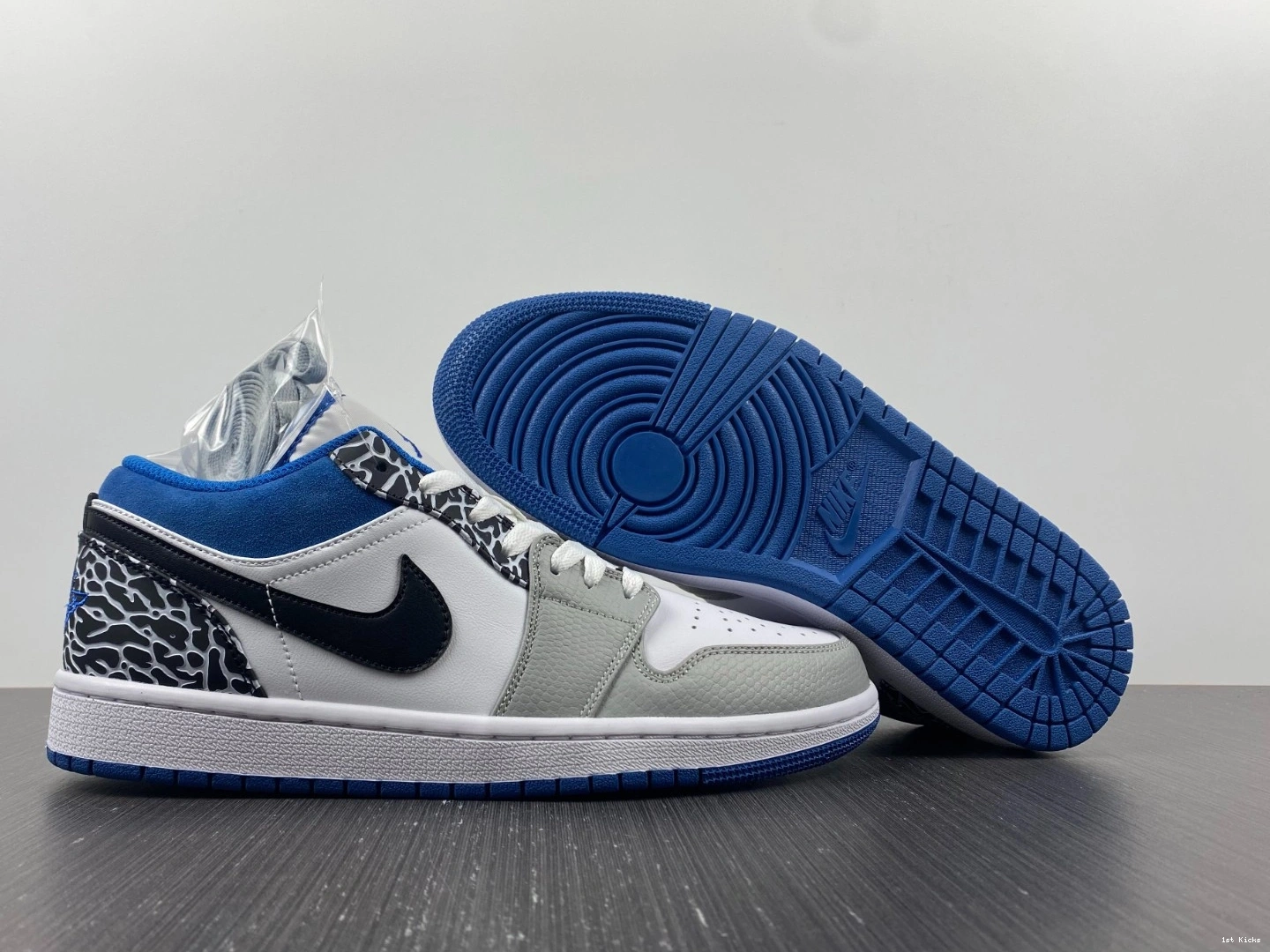 Blue Jordan DM1199-140 Air 1 Low True 0427